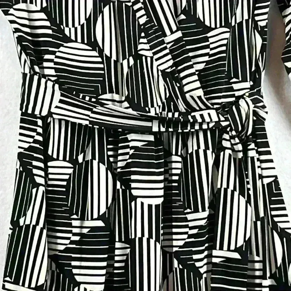 Liz Claiborne Women’s Dress Size Large Black & White Geometric Print Work Office - Picture 5 of 11